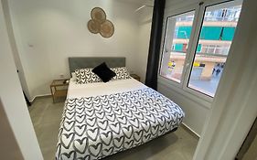 Apartamentos Con Bano Privado Frente Al Metro L5 Barcelona-Hospitalet
